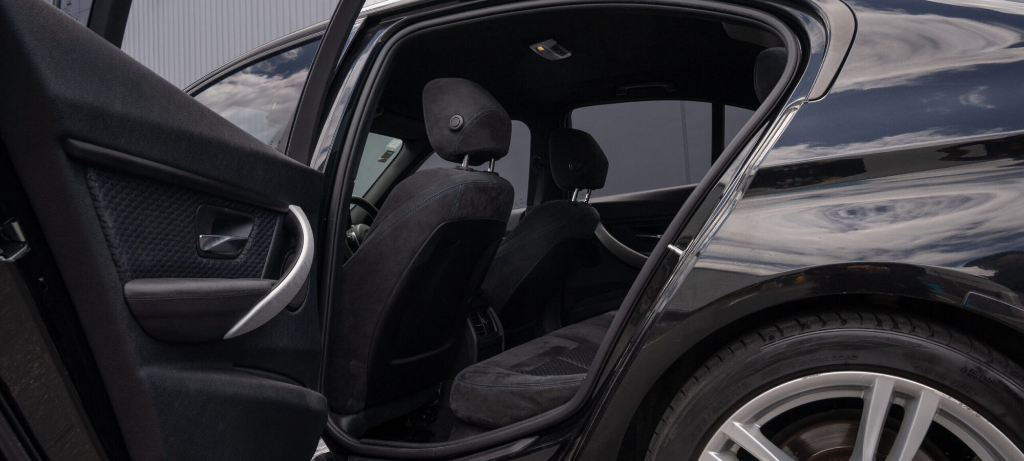 Vehicle Gallery Image