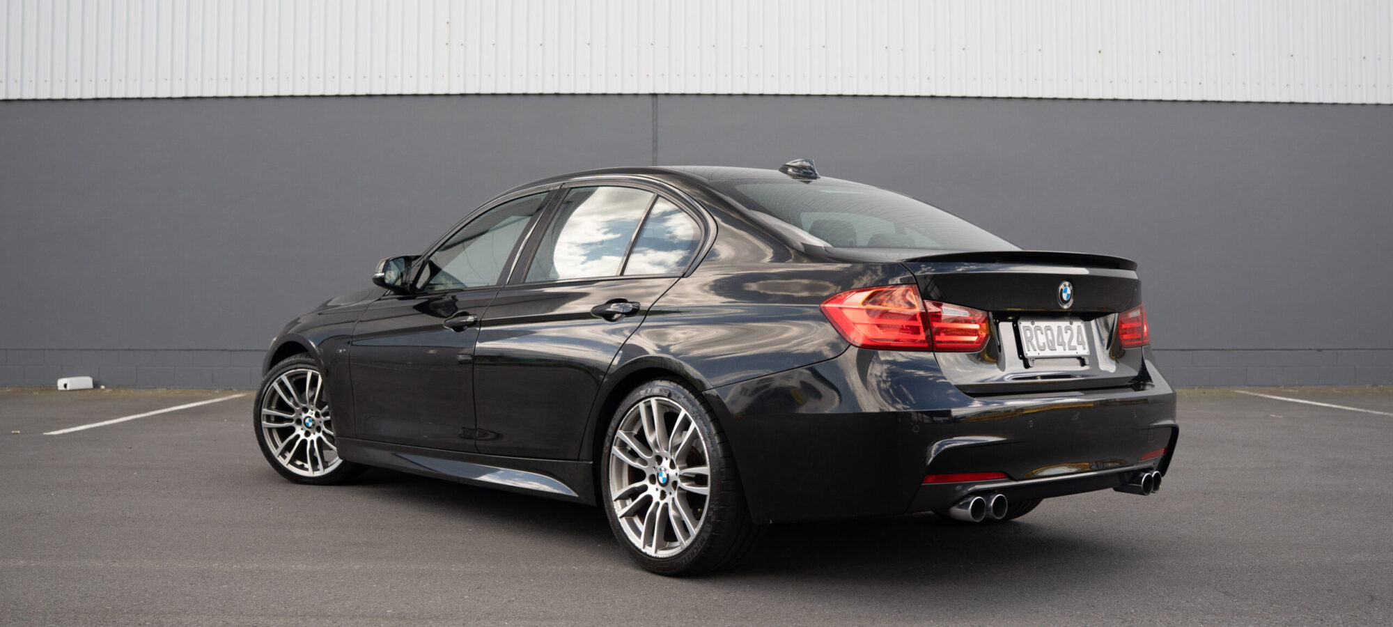 Vehicle Gallery Image