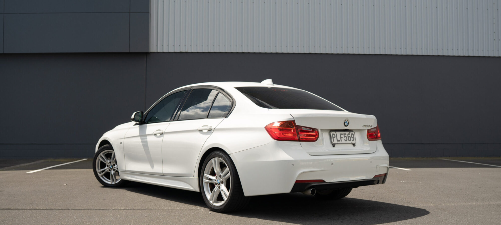 Vehicle Gallery Image